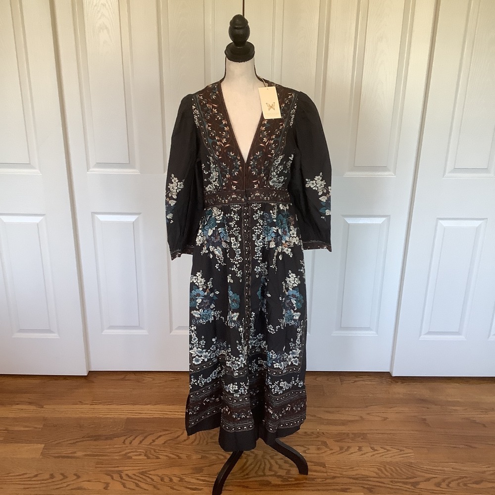 Super Natural by‎ Secret Mission Zaria Dress Navy Floral Midi Boho Size M NWT